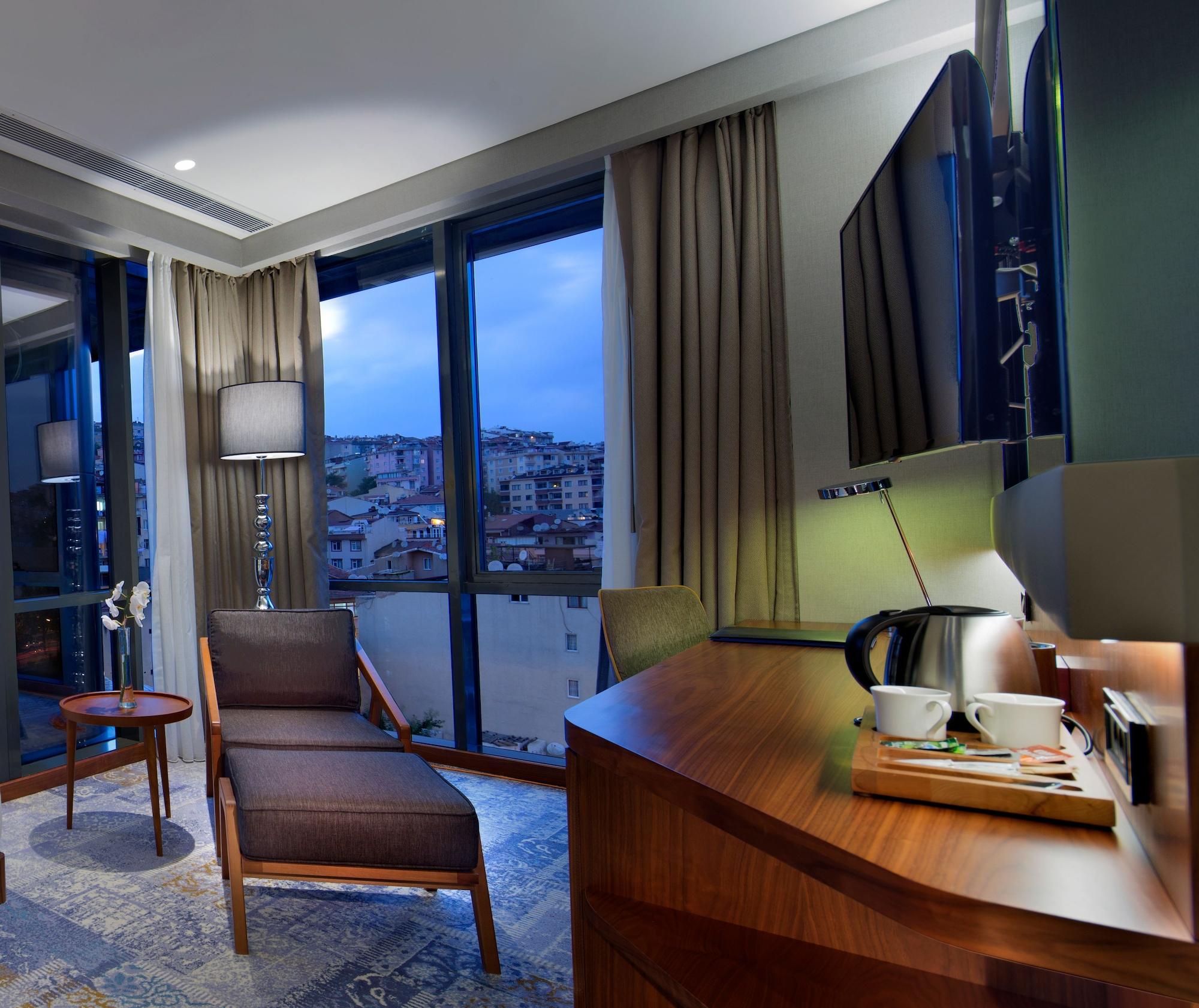 Doubletree By Hilton Istanbul - Piyalepasa Hotel Kültér fotó A room at the hotel