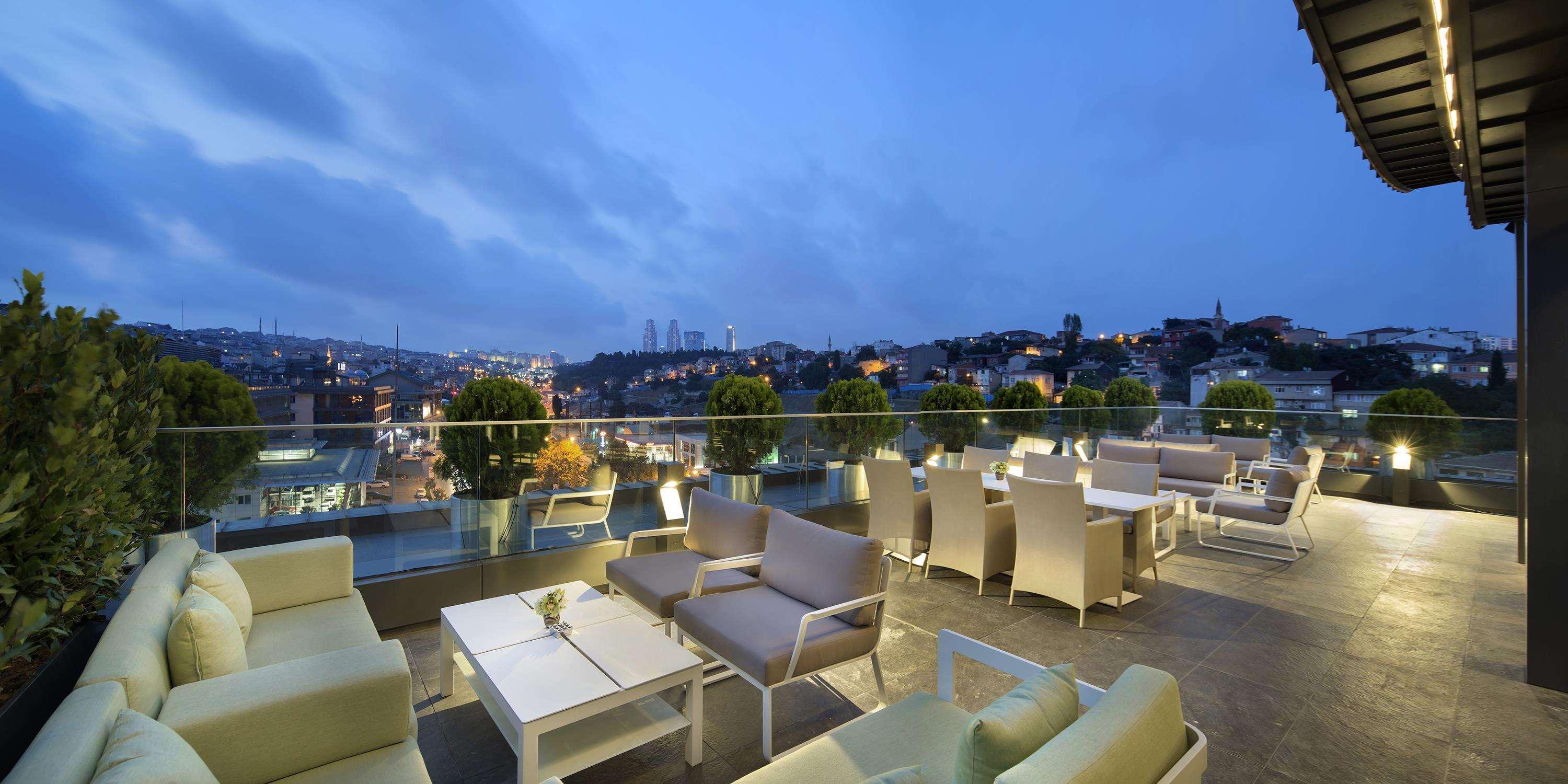 Doubletree By Hilton Istanbul - Piyalepasa Hotel Kültér fotó The view from the rooftop