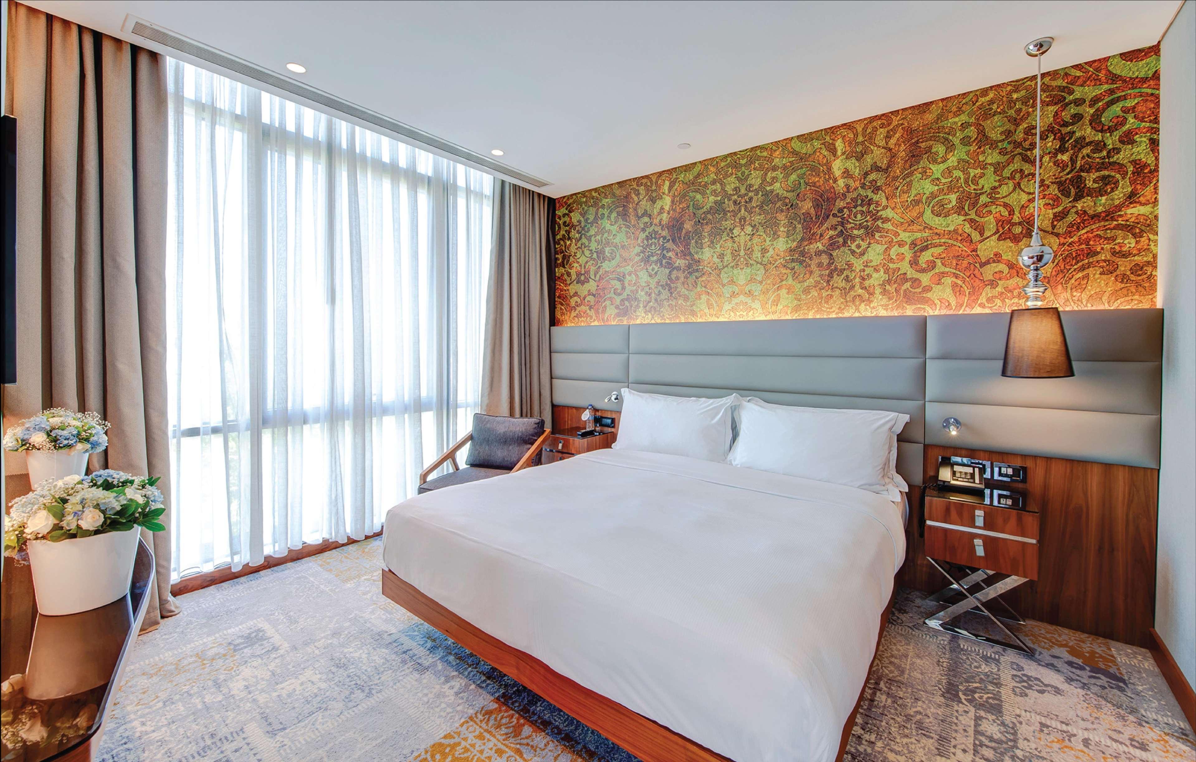 Doubletree By Hilton Istanbul - Piyalepasa Hotel Kültér fotó Deluxe Room