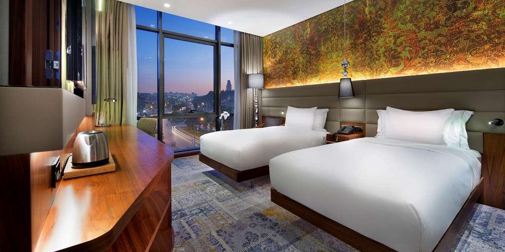 Doubletree By Hilton Istanbul - Piyalepasa Hotel Kültér fotó