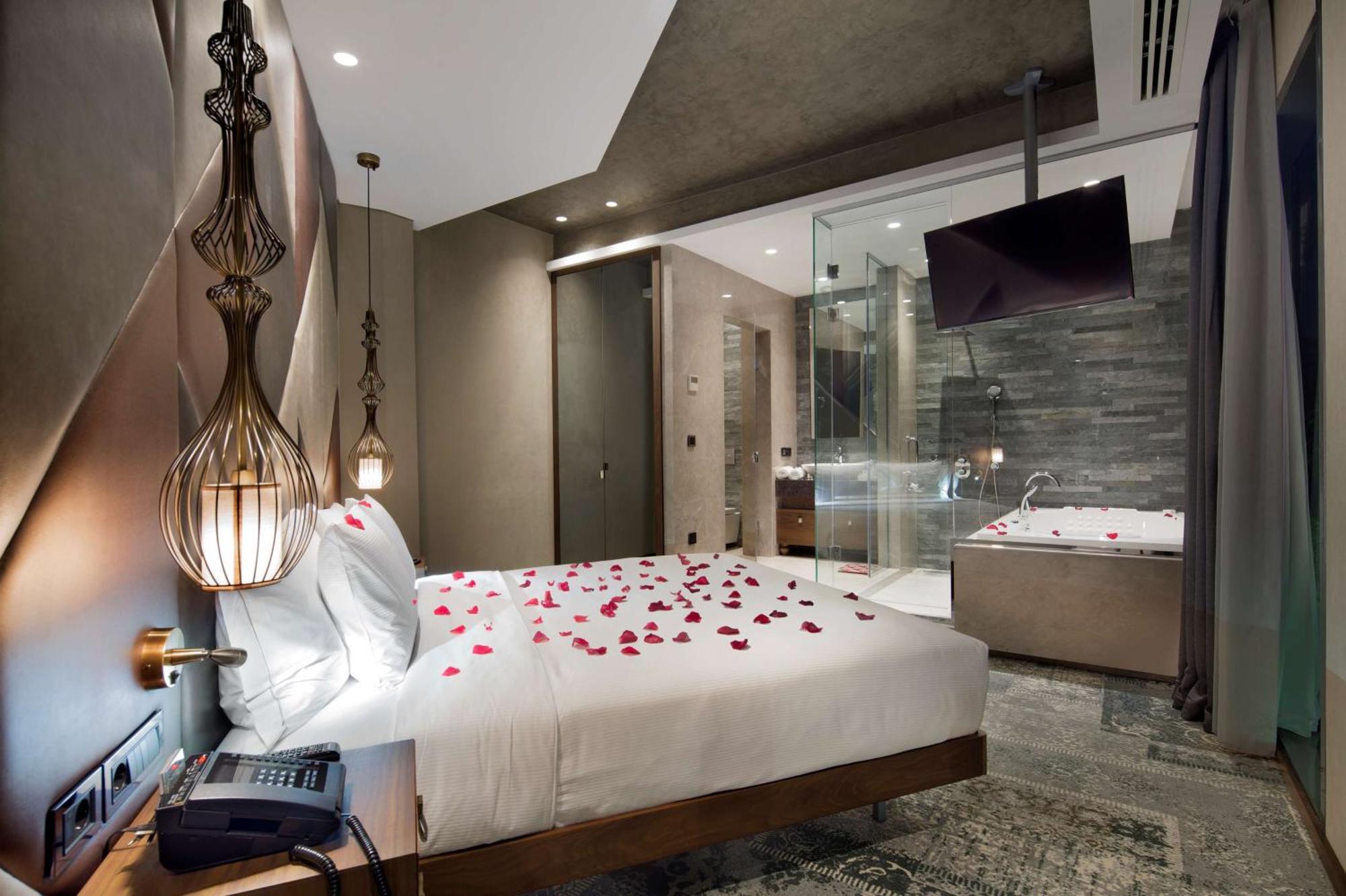 Doubletree By Hilton Istanbul - Piyalepasa Hotel Kültér fotó