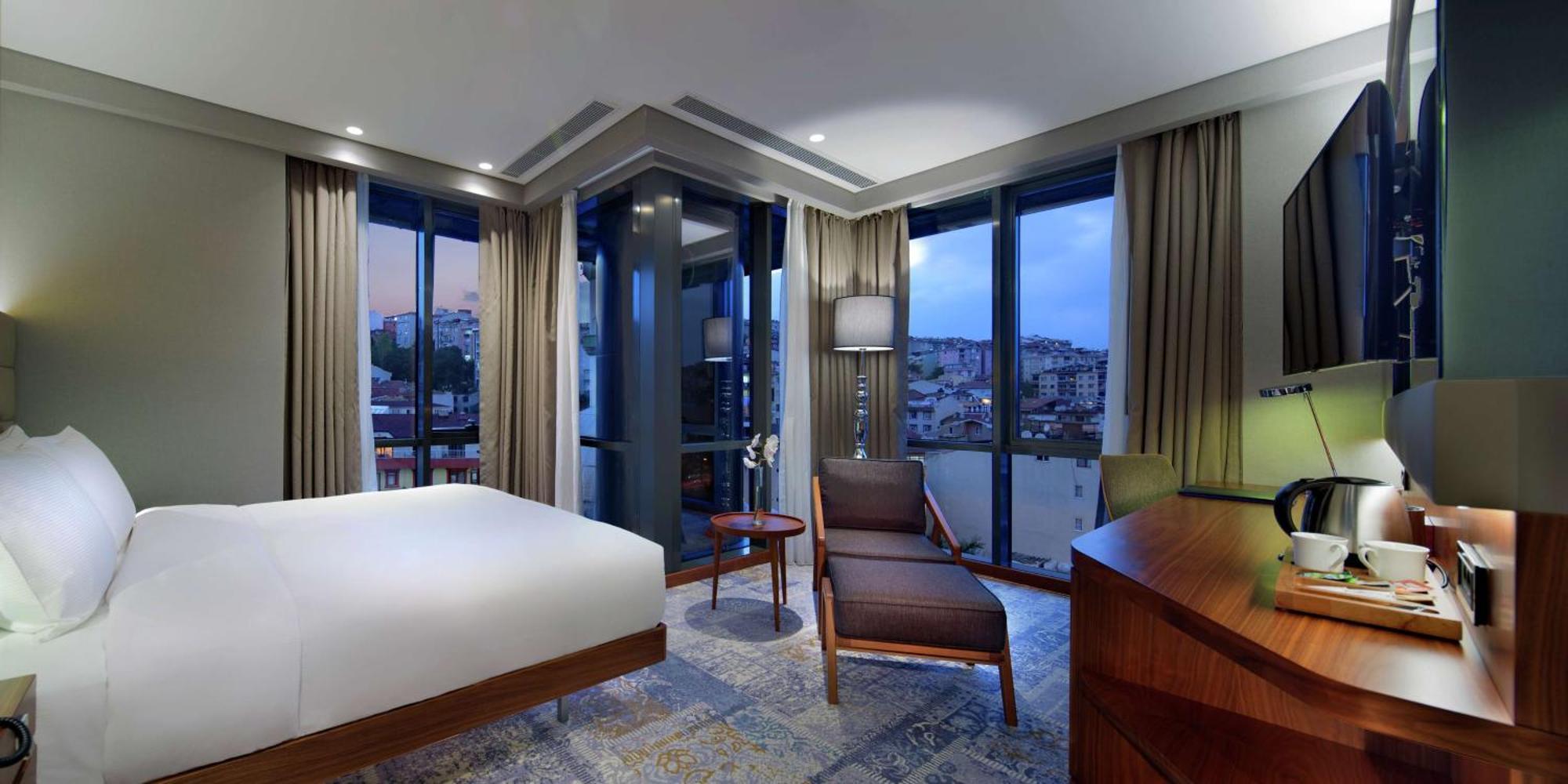 Doubletree By Hilton Istanbul - Piyalepasa Hotel Kültér fotó Deluxe Room