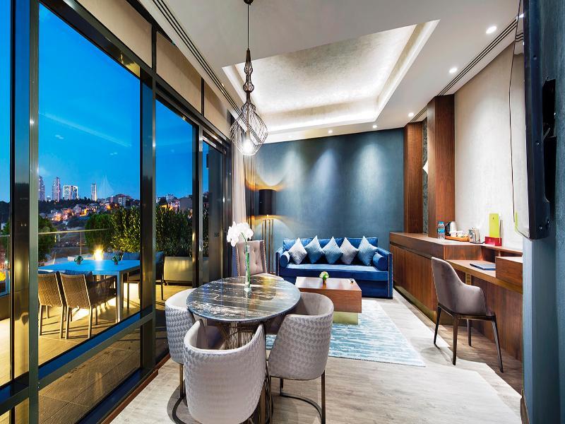 Doubletree By Hilton Istanbul - Piyalepasa Hotel Kültér fotó The living room of a Sky Suite